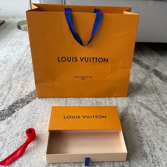 Authentic Louis Vuitton Bag, Box & Ribbon - Picture 1 of 4